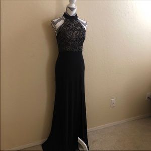 Beautiful long dress. only wear one time banquet